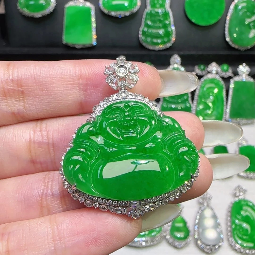 翡翠18K金镶嵌颈饰