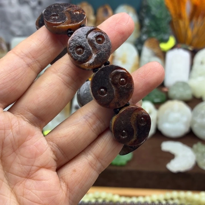 锦***心和田玉未镶嵌颈饰