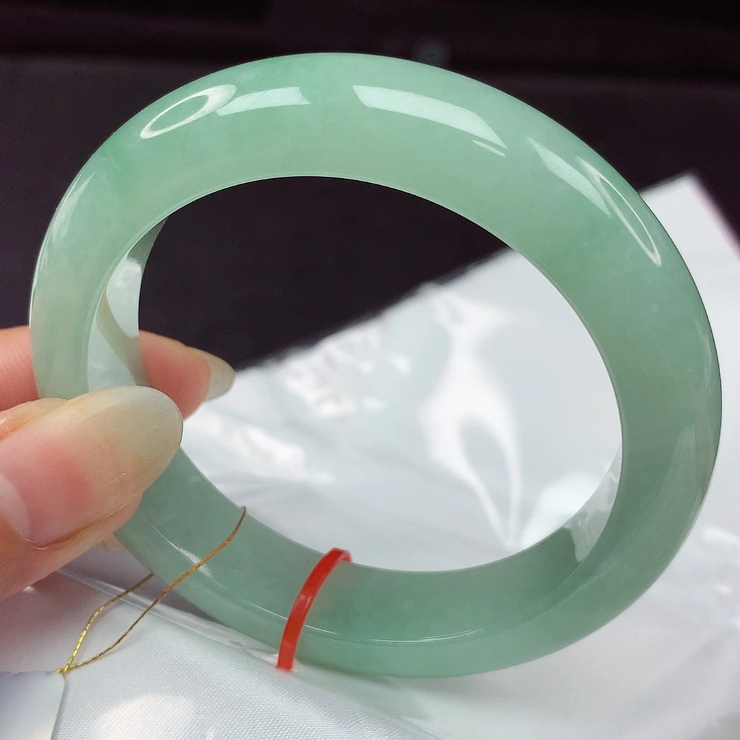 翡翠手镯未镶嵌54圈378