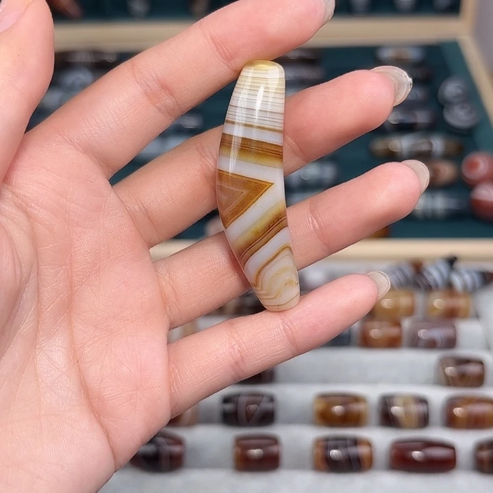 晴***坊玛瑙/玉髓合金珠宝奇石