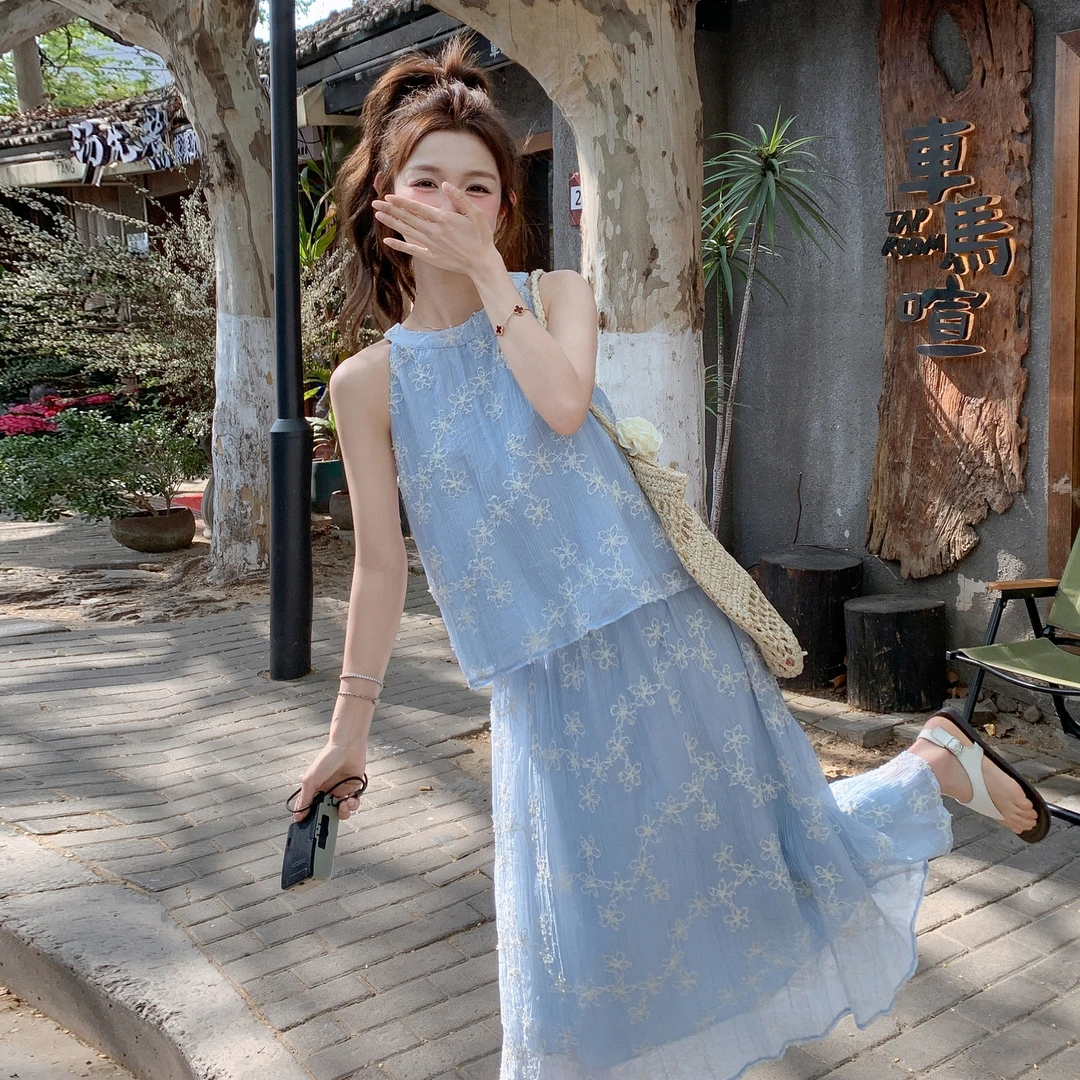 蓝色洋气衣服女绣花套装2025夏新款韩系减龄背心显瘦半身裙两件套