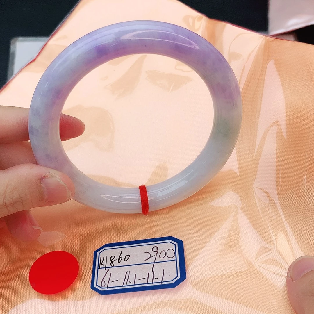 翡翠手镯未镶嵌翡翠