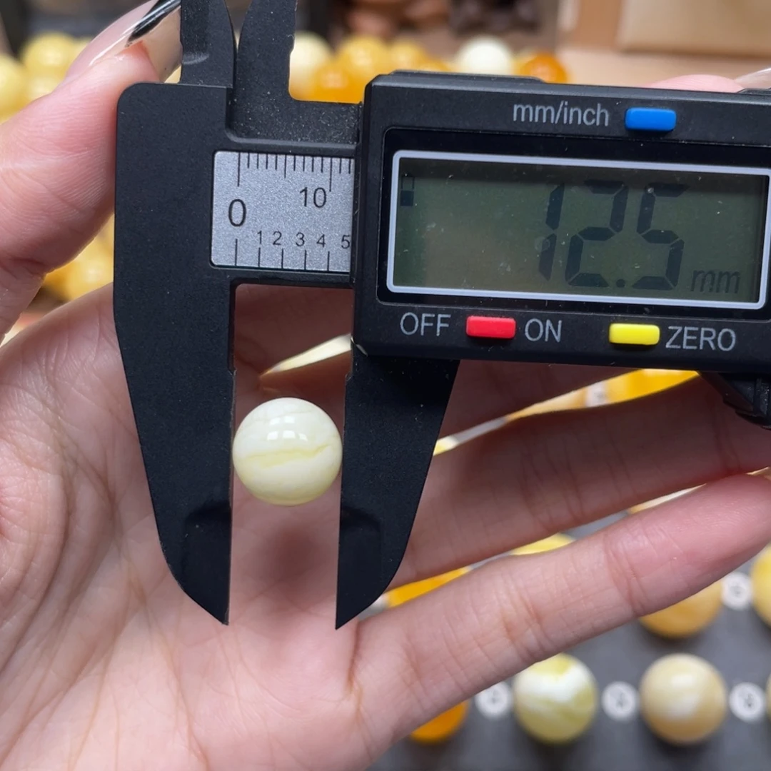 硬***汉琥珀未镶嵌珠宝奇石