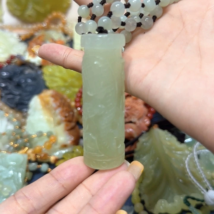 未镶嵌蛇纹石玉吊坠壮*