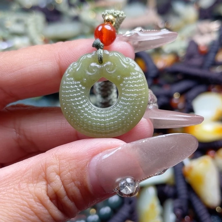 和田玉颈饰未镶嵌