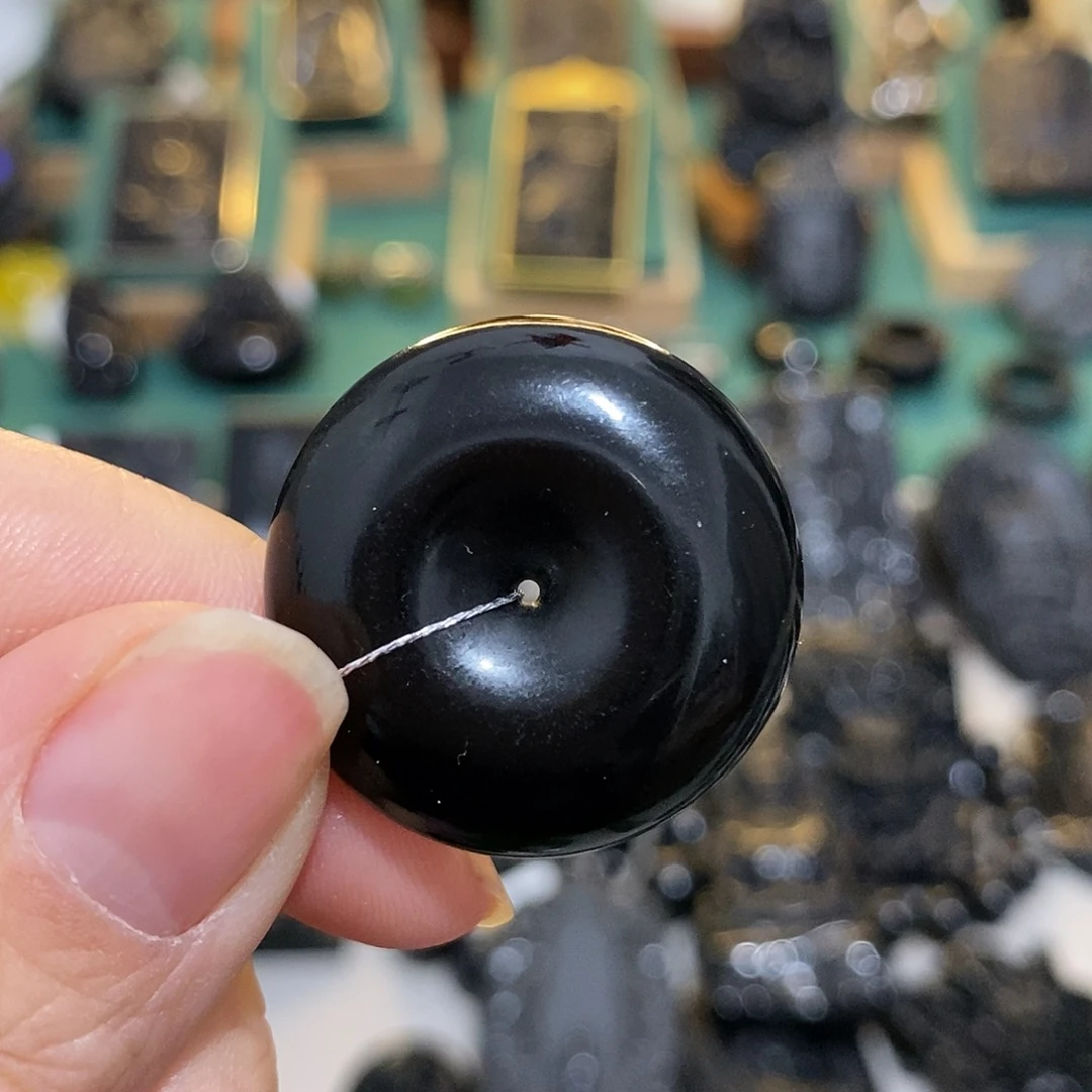 蛇纹石玉颈饰未镶嵌张*头