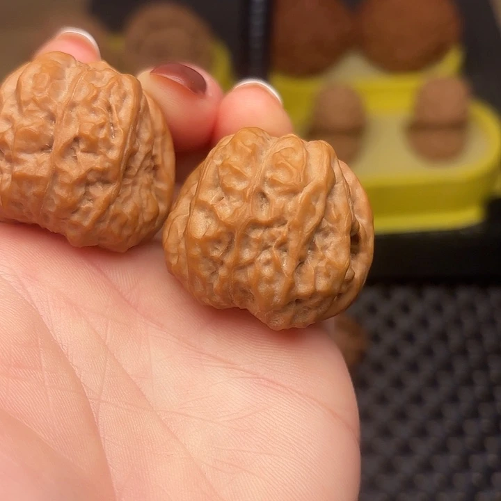 吊坠文玩核桃37红皮蛤莫头