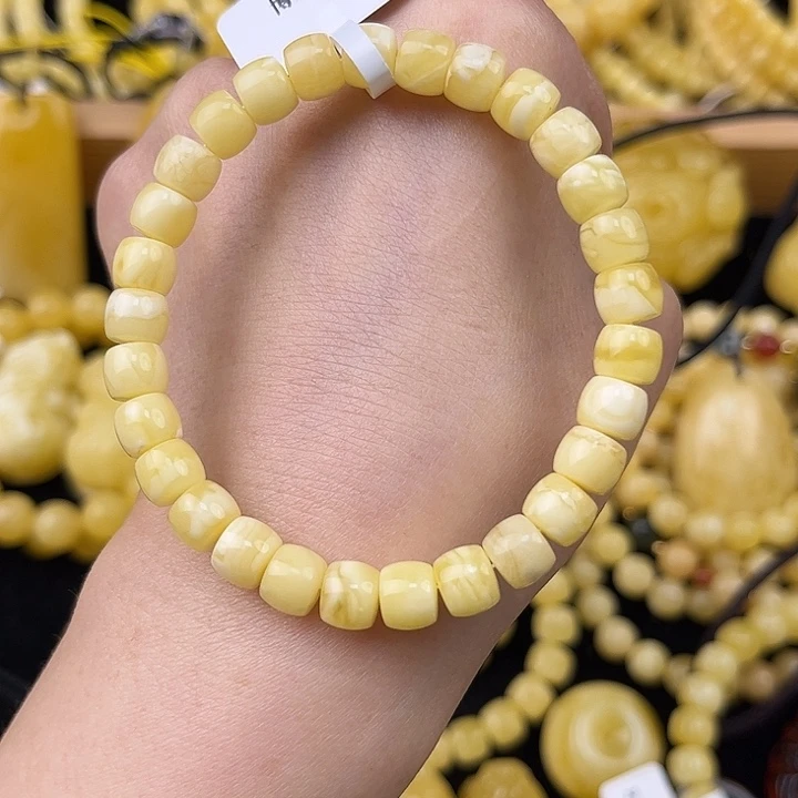 琥珀未镶嵌颈饰琥珀