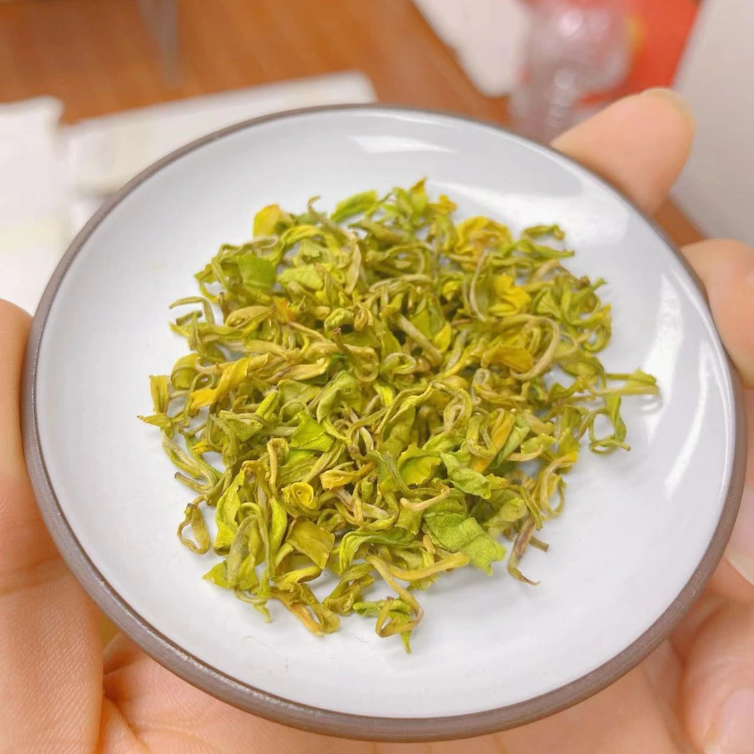 2025年新茶明前手工奶白茶黄金芽奶香高豆香罐装春季白茶工艺发货