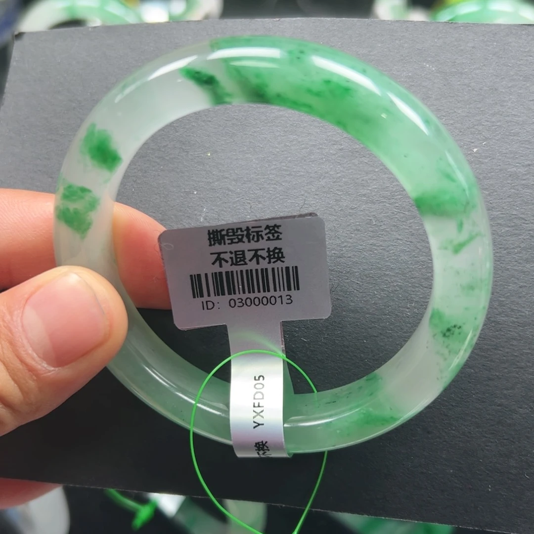 未镶嵌手镯石英质玉59.小胖
