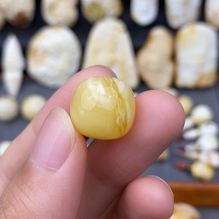 未镶嵌琥珀裸石15老邢a283