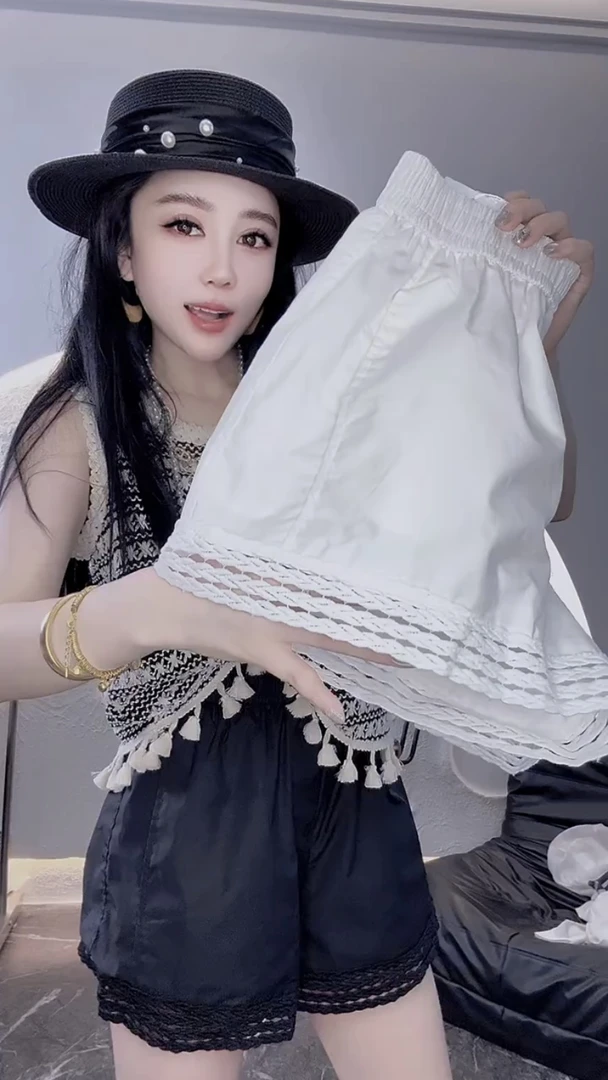 设计感镂空花边短裤女夏外穿宽松休闲百搭高腰a字版松紧腰热裤潮