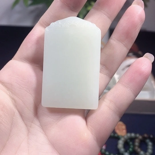 颈饰未镶嵌和田玉