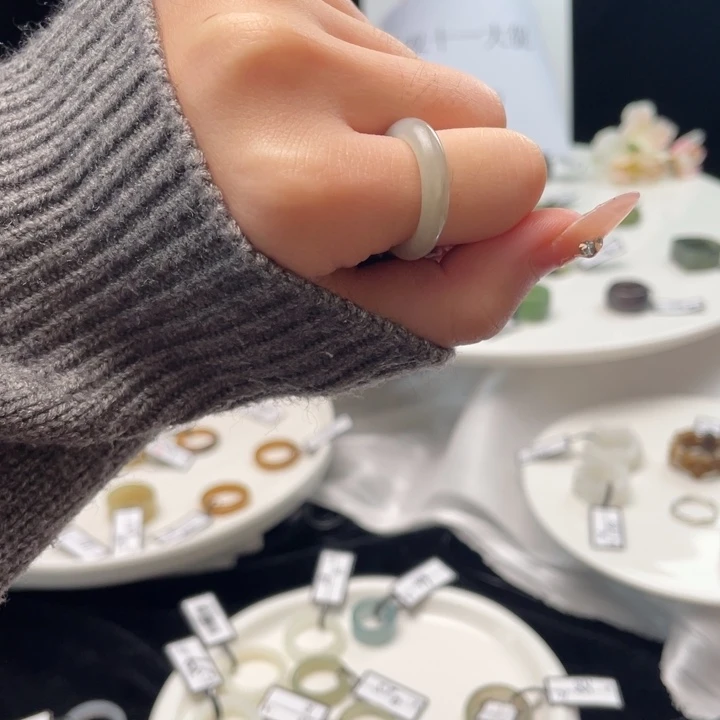 和田玉未镶嵌戒指B03浅湖水小细条16.1