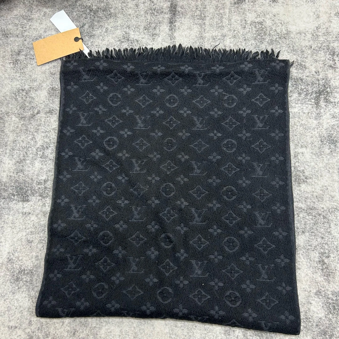99新 LouisVuitton/路易威登 羊毛围巾 99新