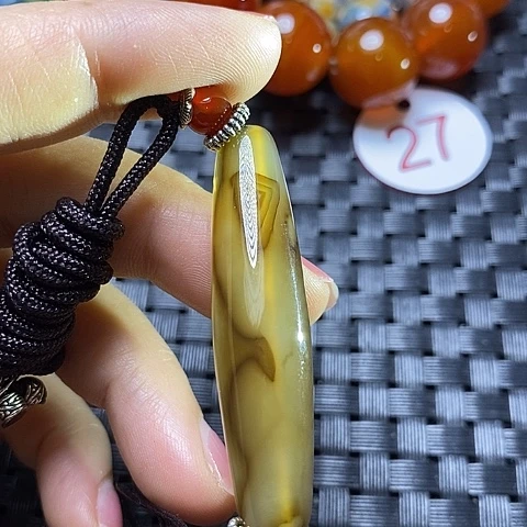 未镶嵌颈饰玛瑙/玉髓山**士