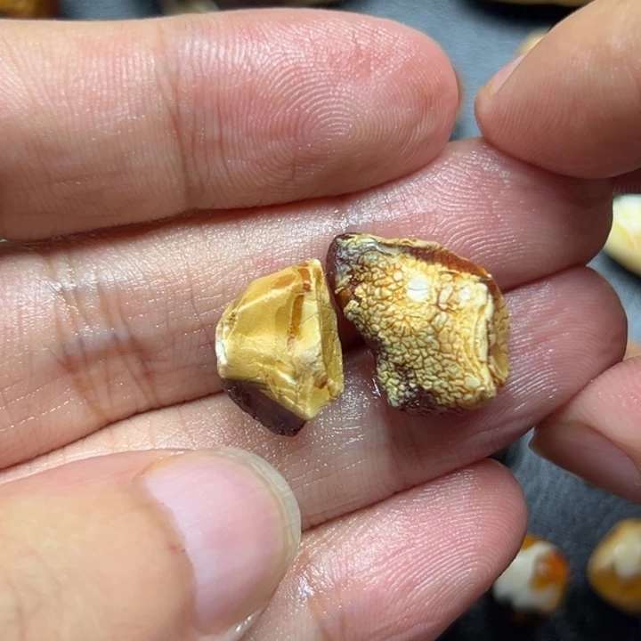 陈***成定制琥珀未镶嵌琥珀蜜蜡原石定制