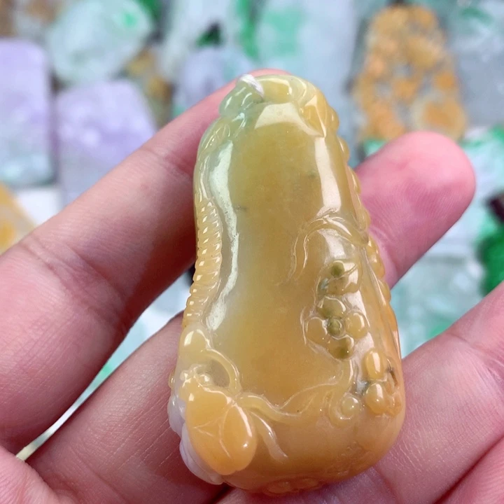吊坠(不含链)未镶嵌翡翠
