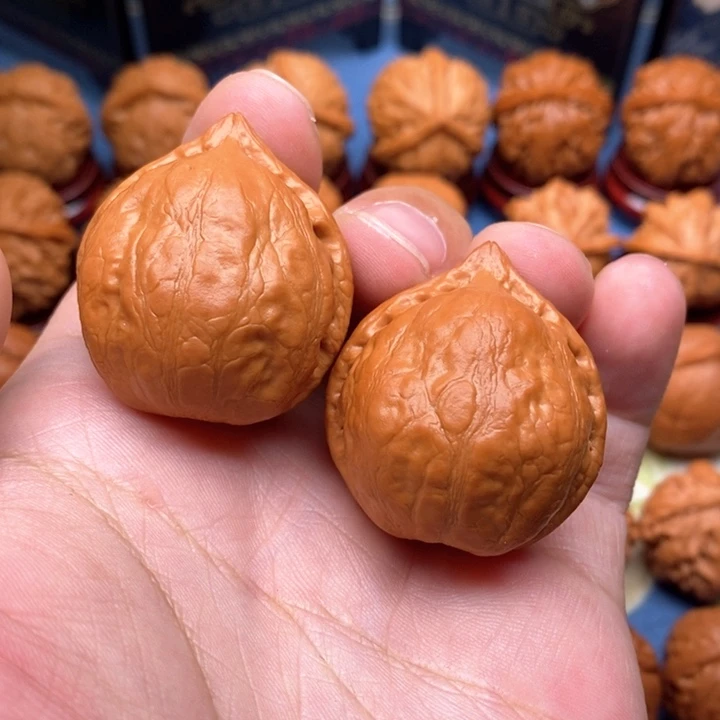 熟***》文玩核桃把件寿桃
