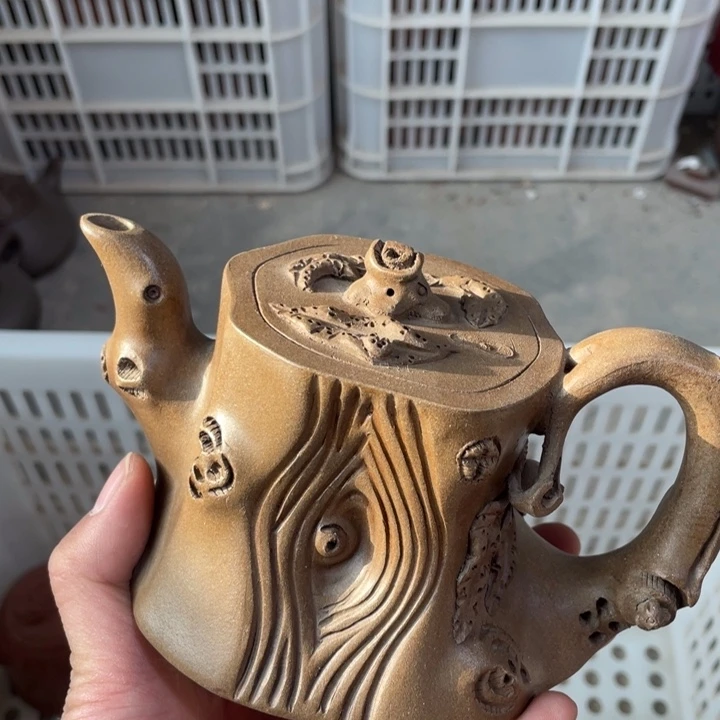 老厂紫砂壶一件。