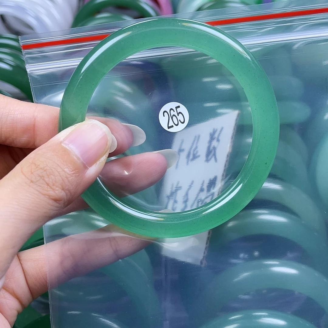 【闪购商品】未镶嵌手镯石英岩玉56
