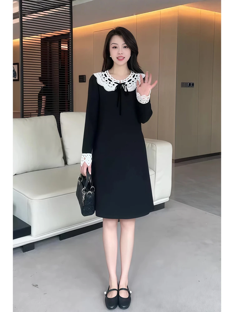 轻奢时尚赫本风黑色优雅连衣裙女秋冬季新款甜美减龄收腰显瘦裙子