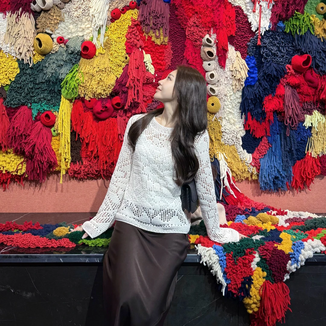 王嬛嬛MsLime25年新款【秋洛】镂空圆领长袖针织上衣 HD2C0352