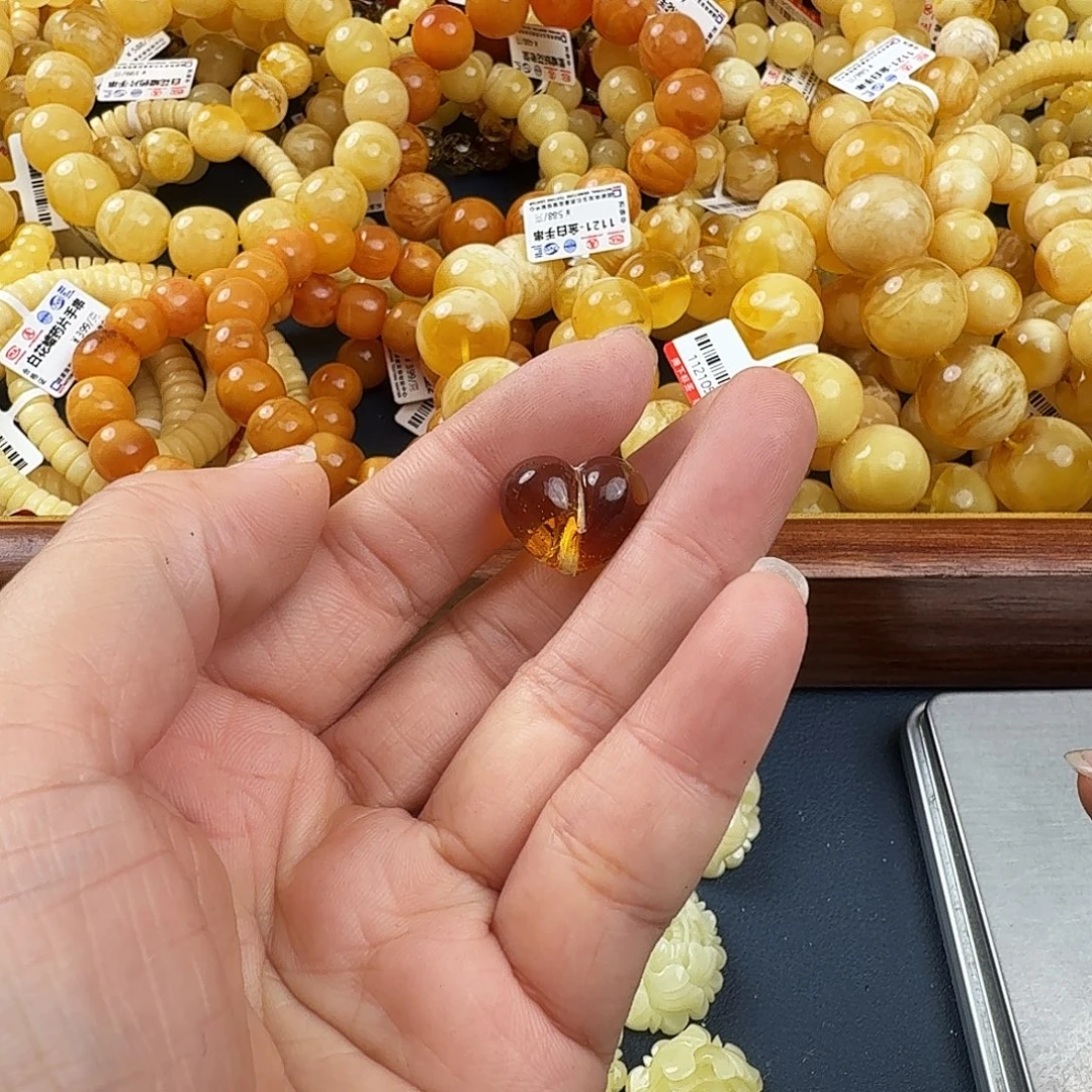 琥珀未镶嵌珠宝奇石