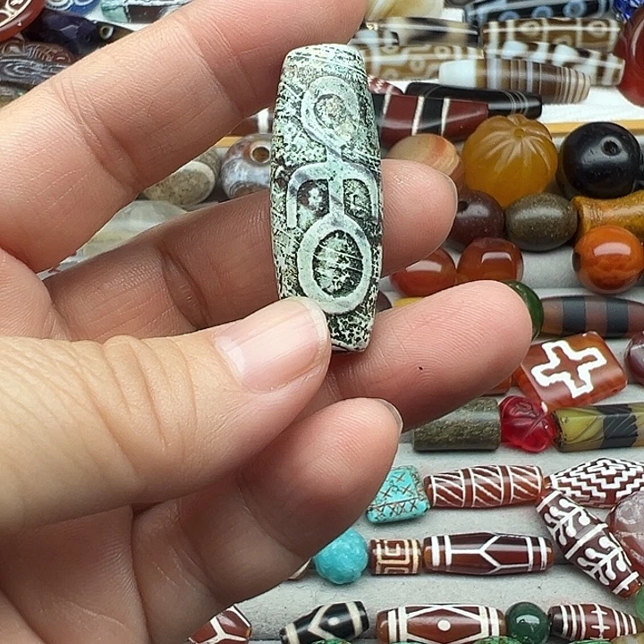 九***峯玛瑙/玉髓合金颈饰