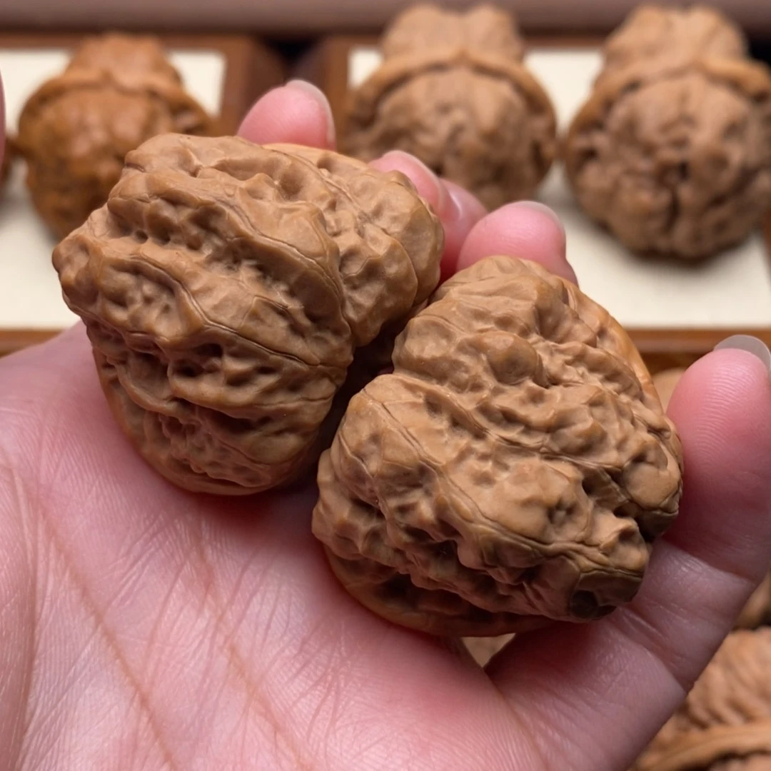 【闪购商品】把件文玩核桃边38左右