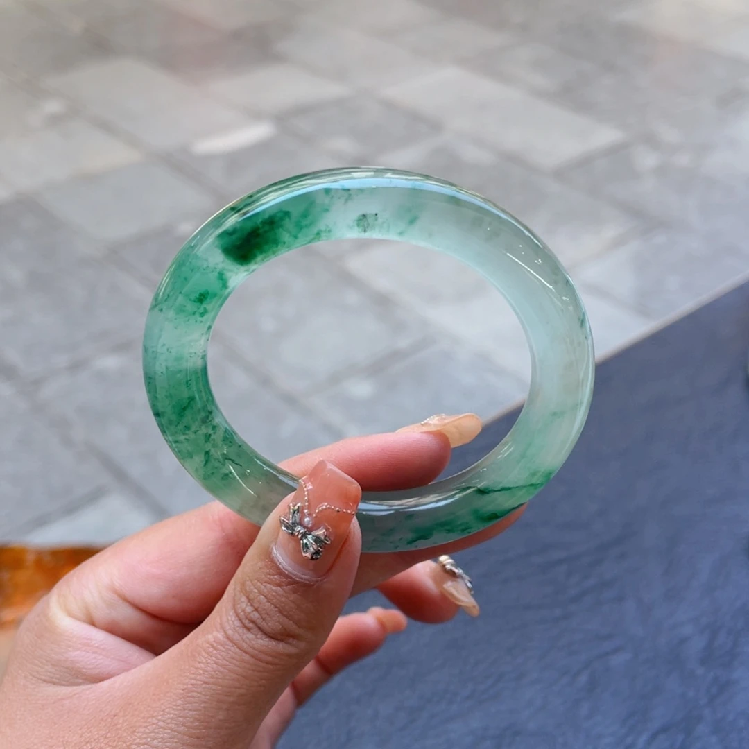 石英质玉手镯未镶嵌24