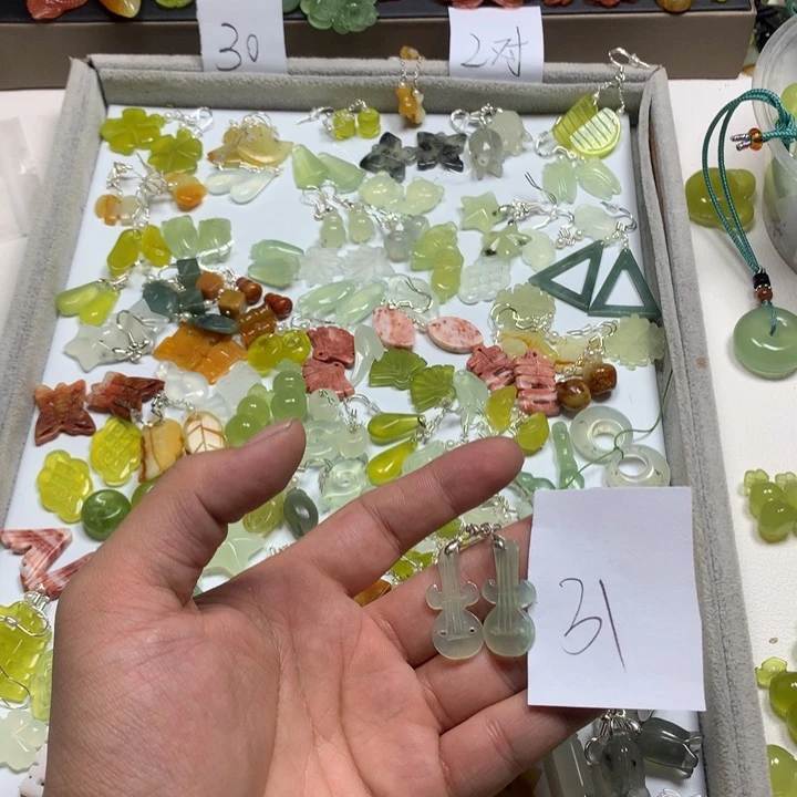 蛇纹石玉耳钉足银镀金镶嵌悦***风