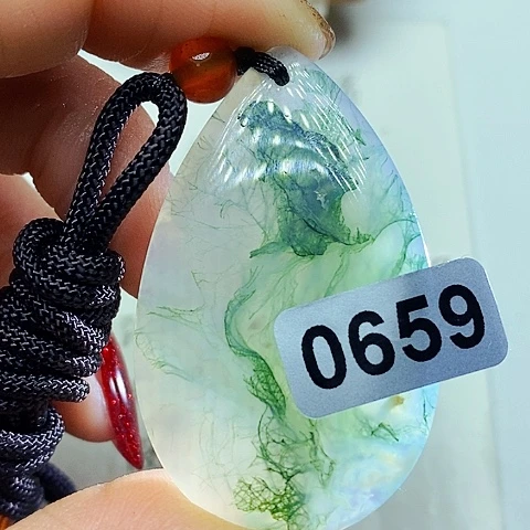 未镶嵌颈饰玛瑙/玉髓小**?