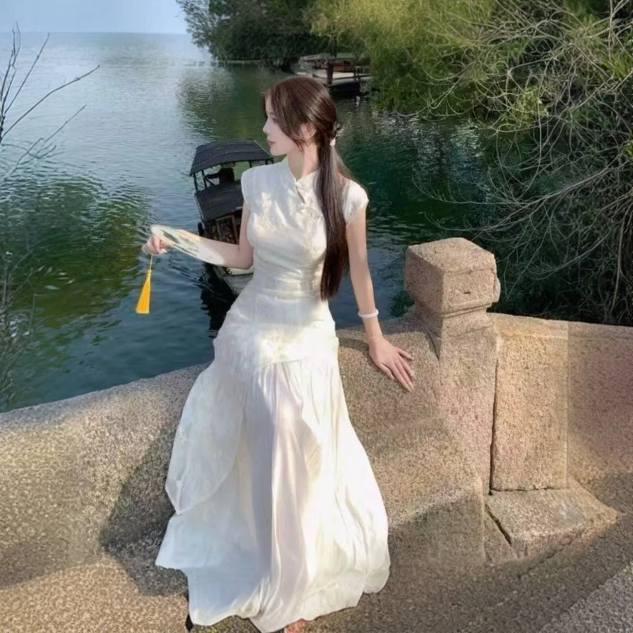 新中式刺绣夏季拍照连衣裙温柔风复古裙子收腰