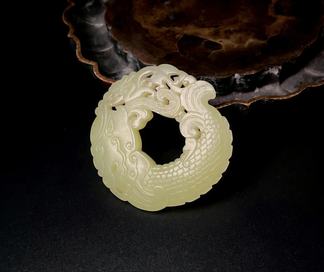 和田鱼化龙精工颈饰