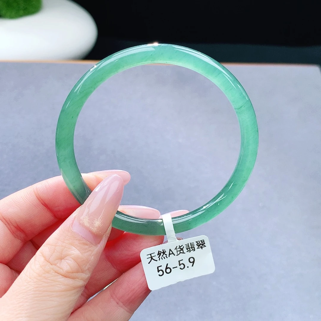 未镶嵌手镯（圆镯）翡翠