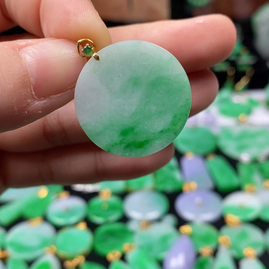 颈饰18K金镶嵌翡翠翡翠