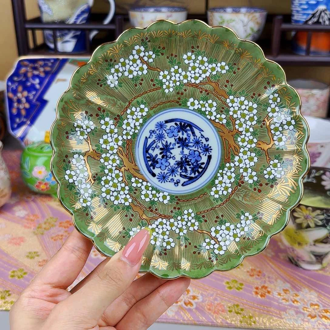他家茶具瓷器真美！
