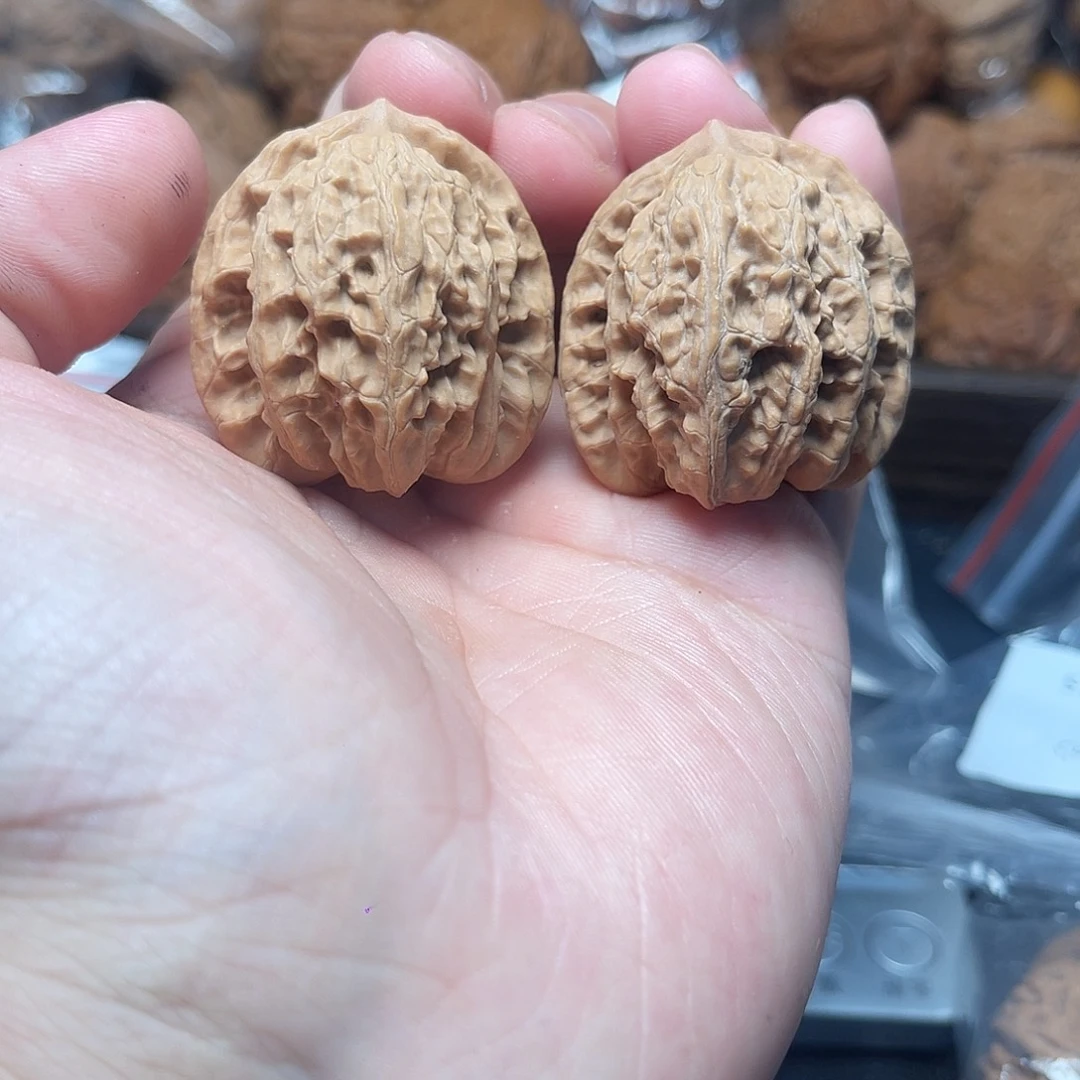 1文玩核桃盘龙虎35-149