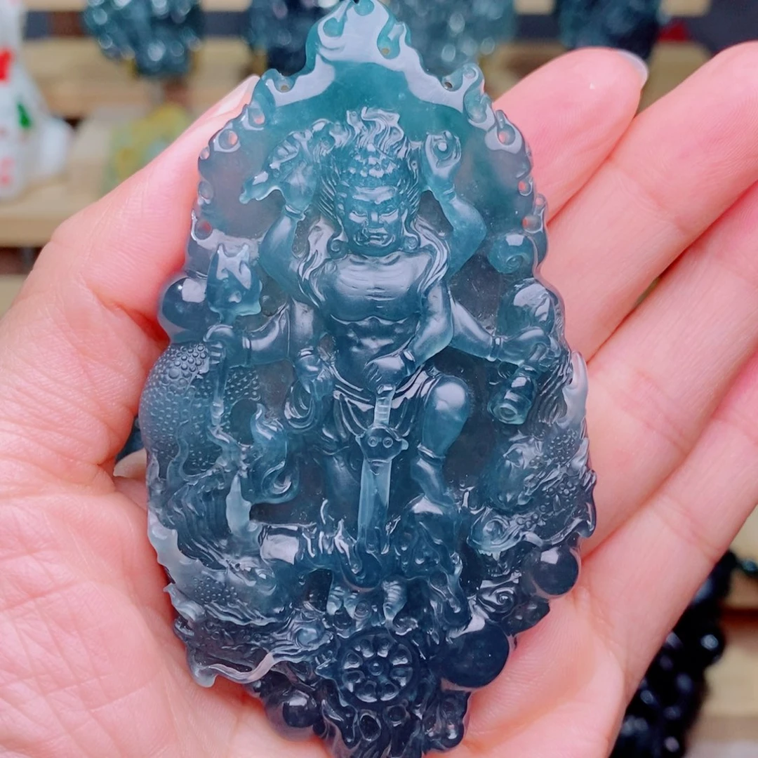 翡翠未镶嵌颈饰人**途不动明王
