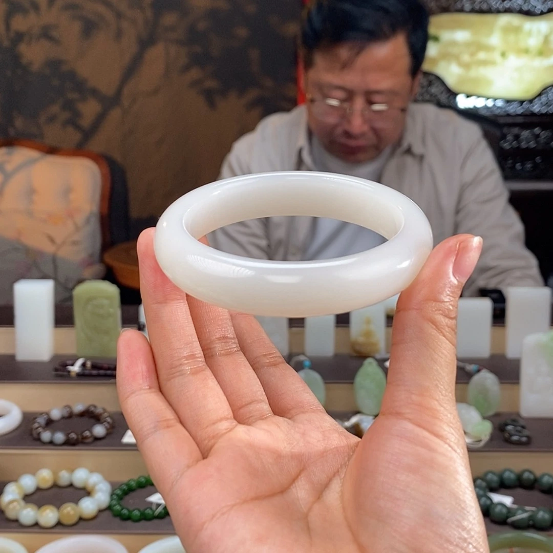 【闪购商品】和田玉手镯未镶嵌
