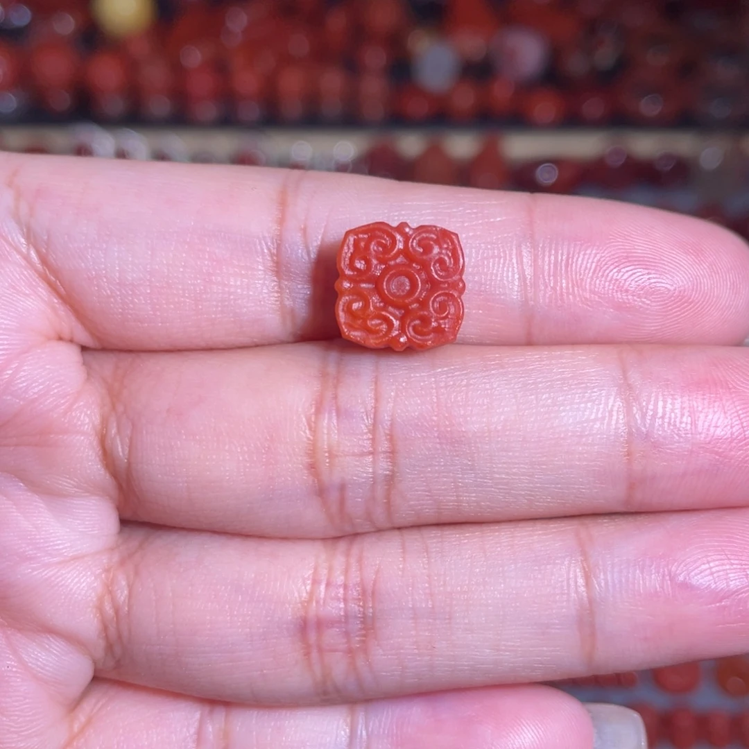 未镶嵌如意背云10.7mm南红玛瑙