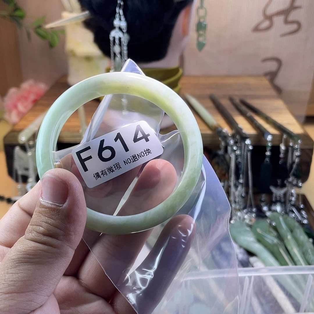 蛇纹石玉发饰未镶嵌妞****芳