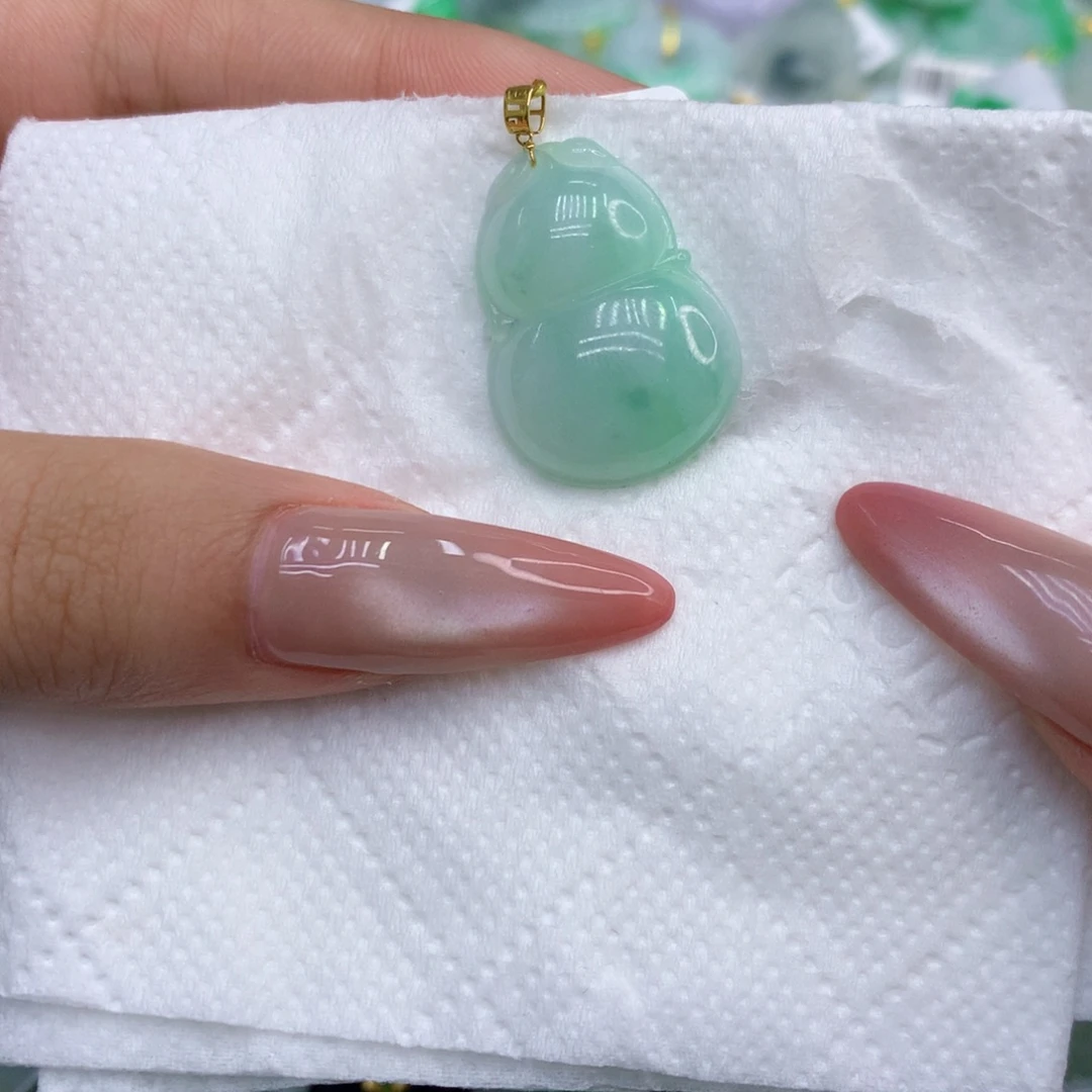 翡翠18K金镶嵌颈饰111111111