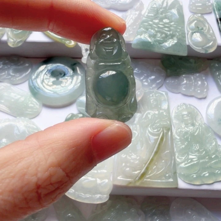 翡翠未镶嵌颈饰翡翠