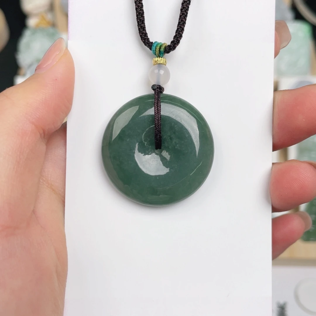 翡翠未镶嵌颈饰平安扣