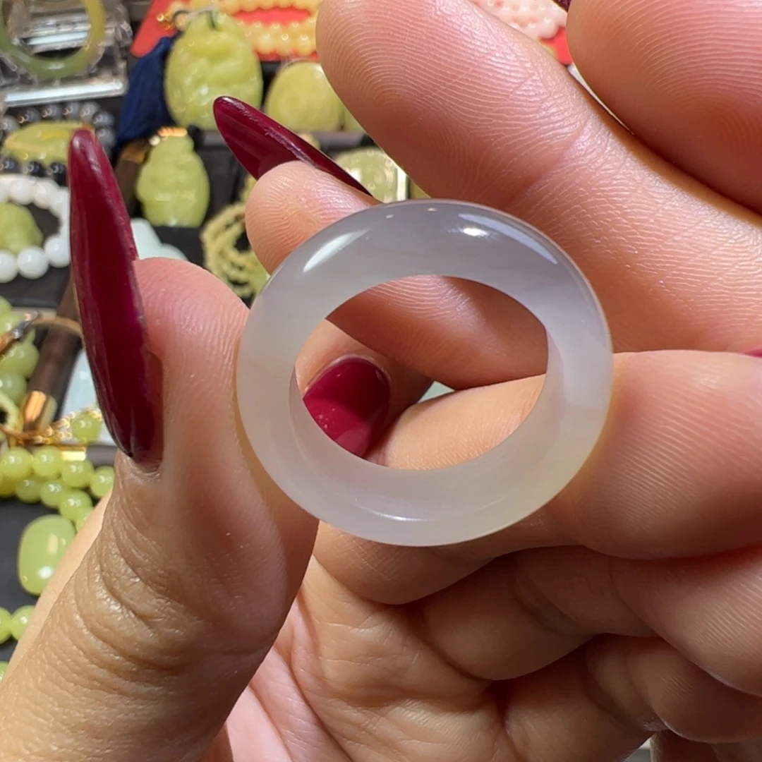 和田玉未镶嵌颈饰19.1圈。孤品