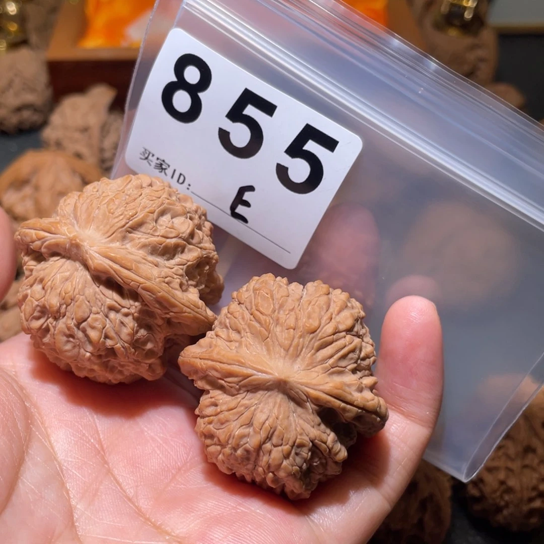 晨***宇文玩核桃把件血麒麟