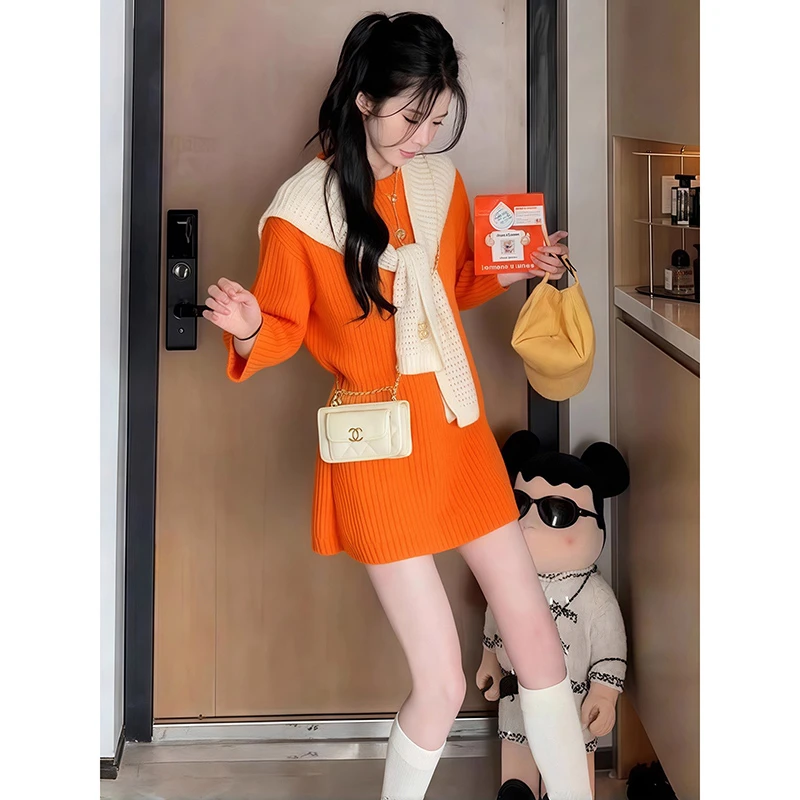 富家千金穿搭橘色短款针织短裙法式气质秋冬连衣裙女2025新款冬装