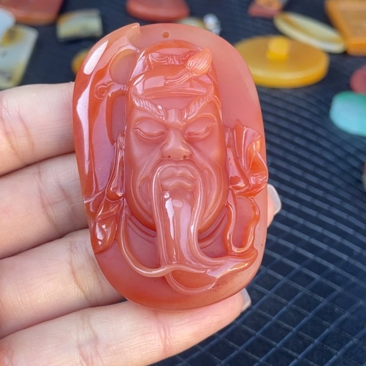 未镶嵌石英质玉（黄龙玉）挂件